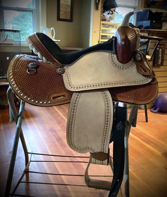 SIERRA ACE CUT-AWAY BARREL RACER SADDLE, MEDIUM TAN - 15"